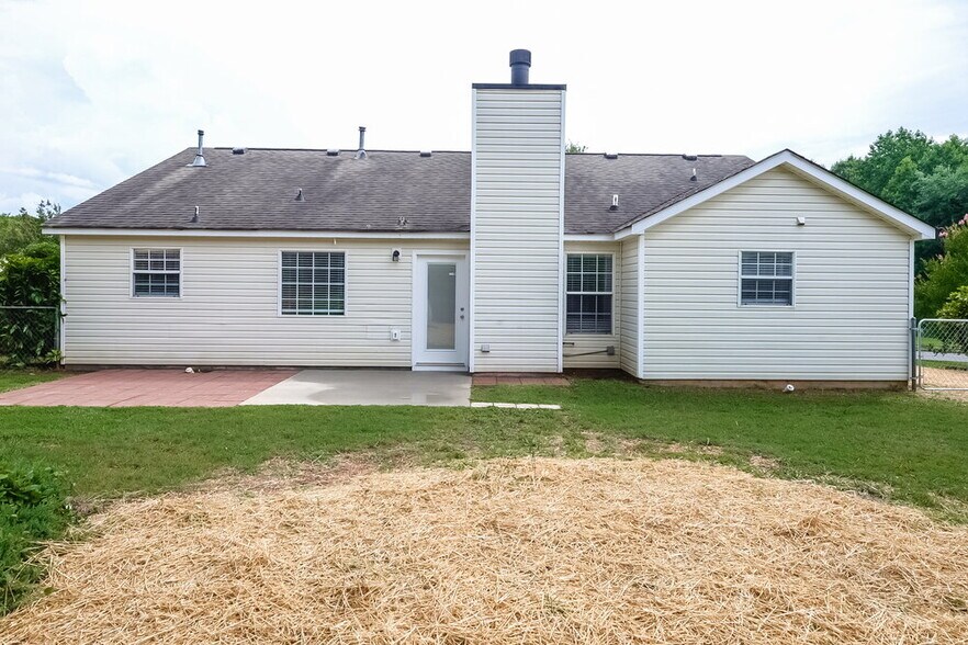 Building Photo - 317 Brookside Dr