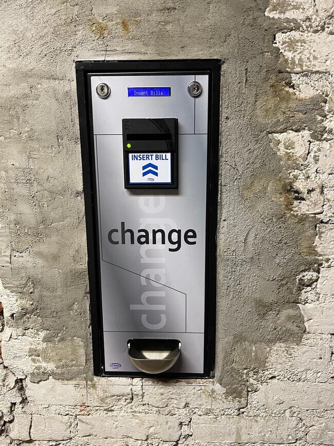 Building Photo - 92 Kirkland St