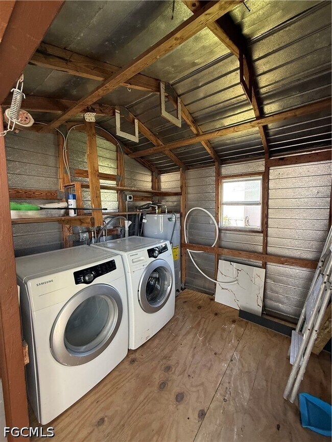 Building Photo - 2112 Ixora Ct