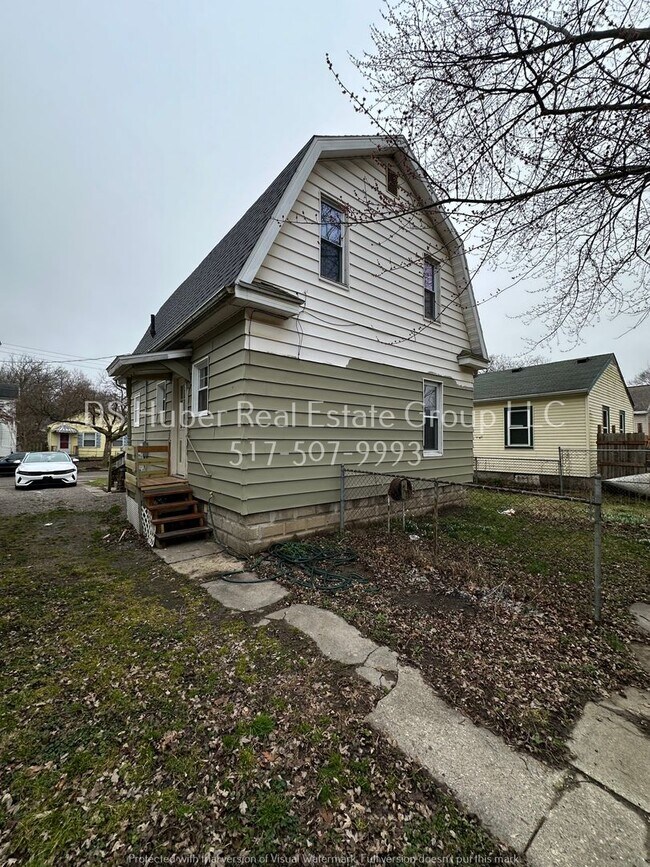 Building Photo - 1023 Persons Ct
