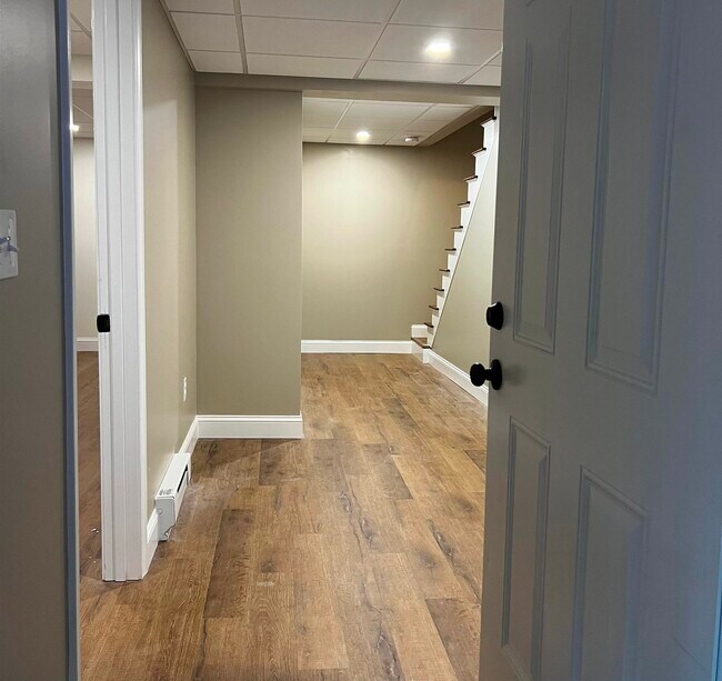 Building Photo - 16 Boulder Dr