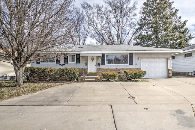 Primary Photo - 1700 Patterson Rd