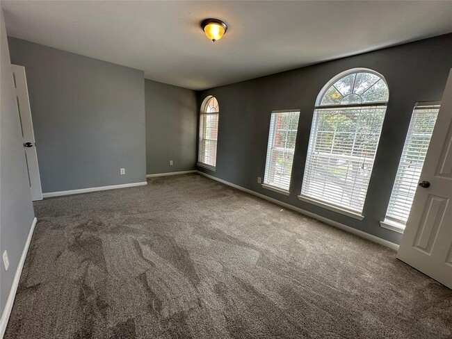 Building Photo - 6810 Crystal Point Dr