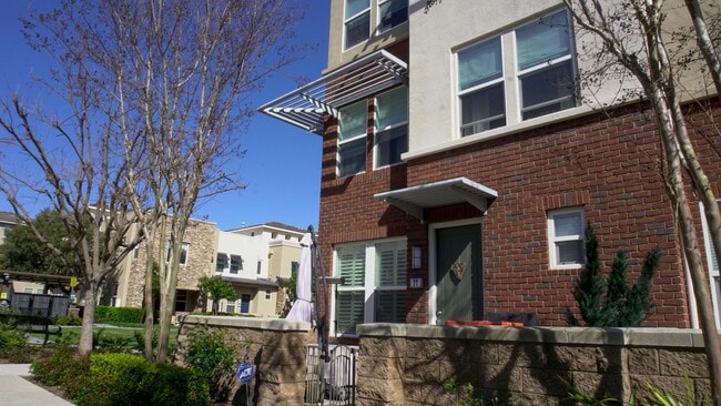 Building Photo - 77 Brownstone Way