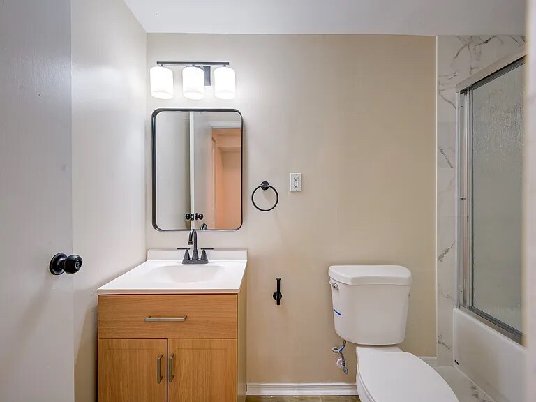 Building Photo - 416 Valiant Cir