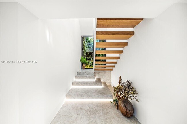 Building Photo - 1815 Fairhaven Pl