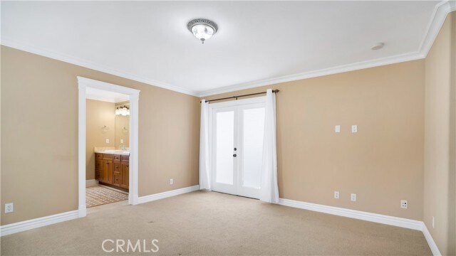 Building Photo - 431 Iris Ave