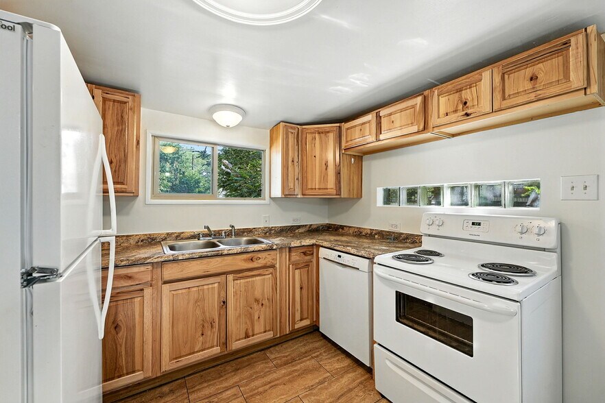Building Photo - 5631 W 16th Ave