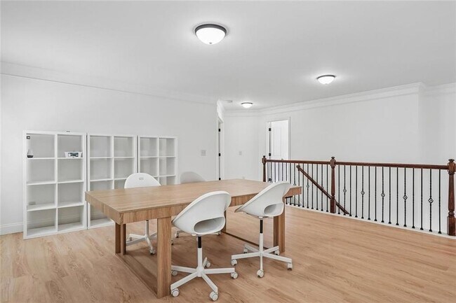 Building Photo - 5811 Kendrix Ridge Dr