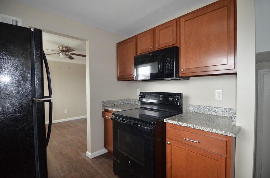 Building Photo - 7841 Matson Ct