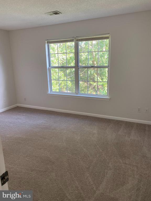 Building Photo - 12106 Greenway Ct