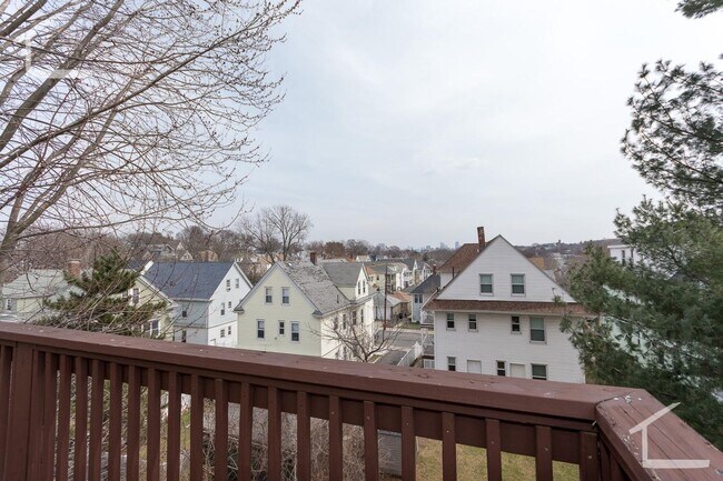 Building Photo - 5 BED 2 BATH IN BRIGHTON!!!!!!