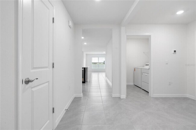 Building Photo - 4762 SW 88th Ln