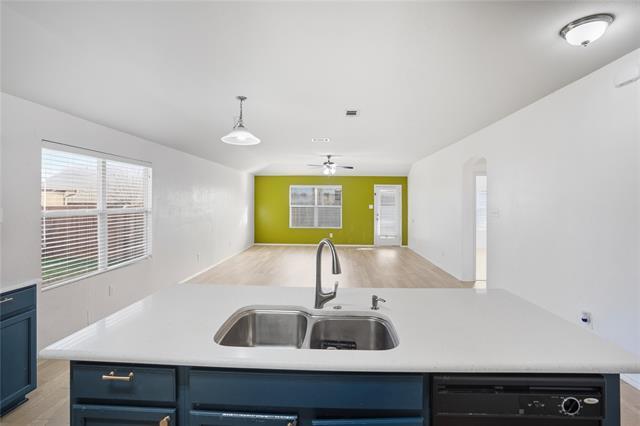 Building Photo - 1938 Castaway Dr