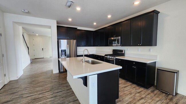 Building Photo - Spacious Two Story Home in Spanish Springs
