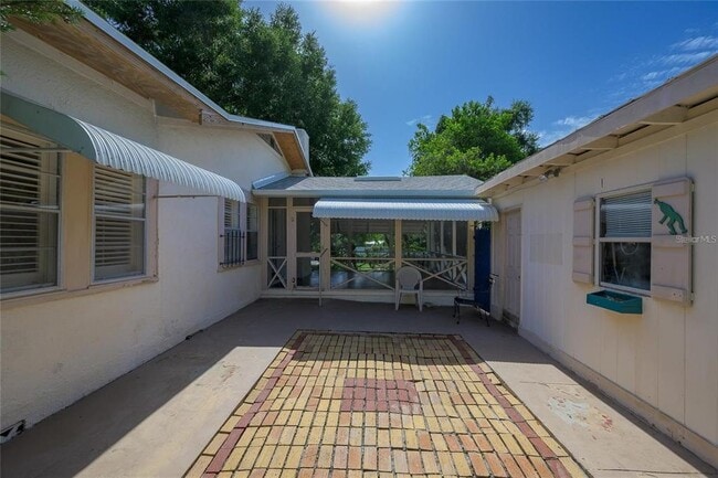 Building Photo - 1621 Sunnyside Dr