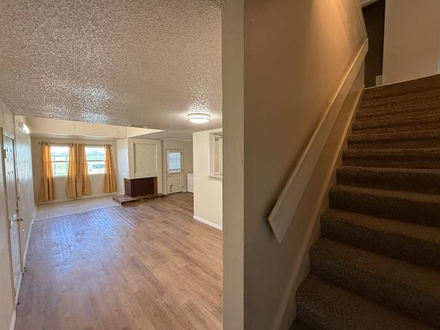 Building Photo - 9696 Walnut St