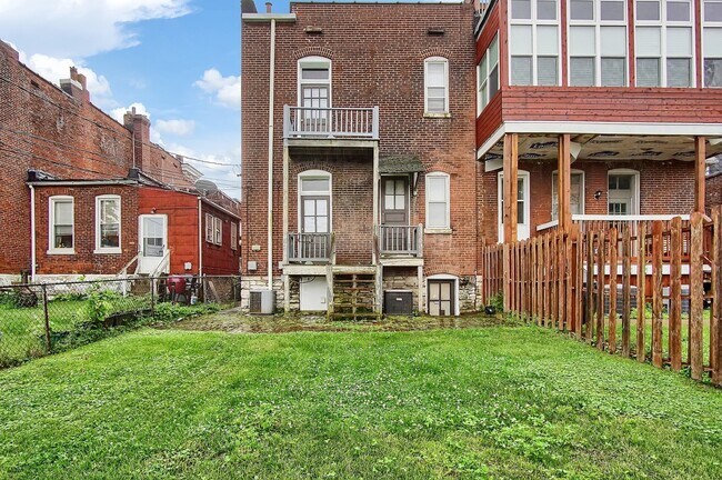 Building Photo - 2927 Magnolia Ave