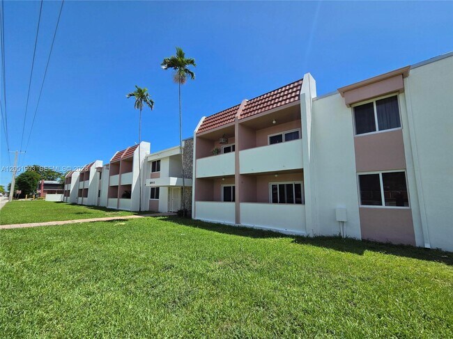 Building Photo - 8990 SW 24th St