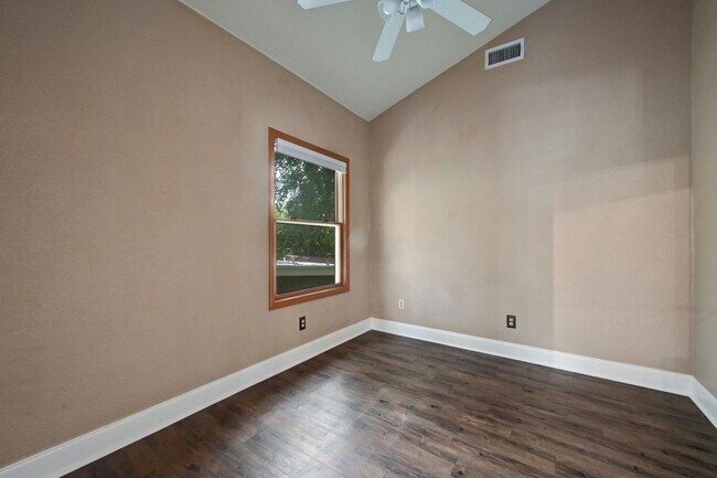 Building Photo - 2829 San Gabriel St