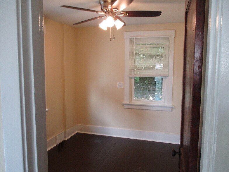 Building Photo - 1316 Beaver Rd