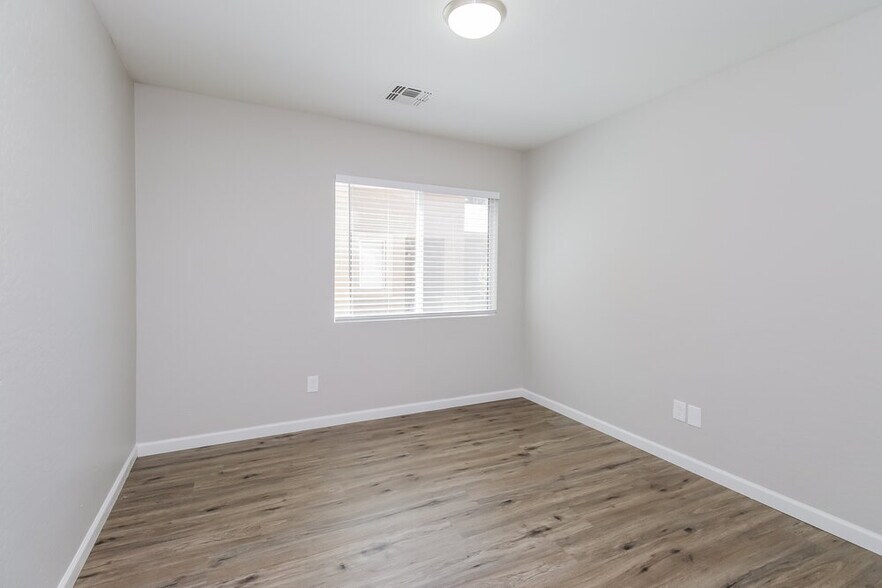 Building Photo - 4665 E Pinto Valley Rd