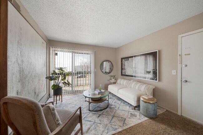 Building Photo - New Flooring and Upgrades!  2 Bedroom 1 Bath Available Now!