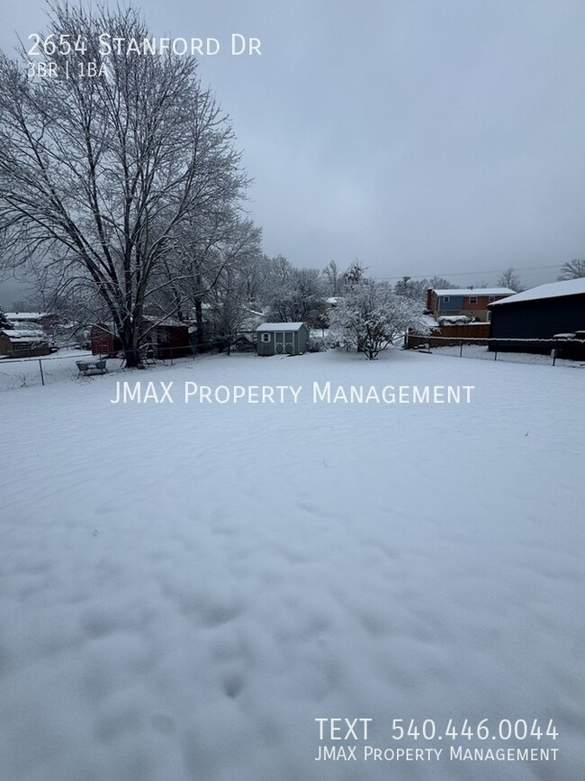 Building Photo - 2654 Stanford Dr