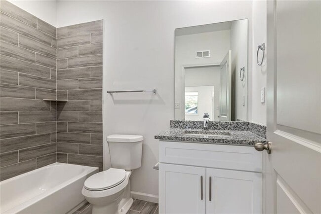 Building Photo - 1060 Grant Way SE