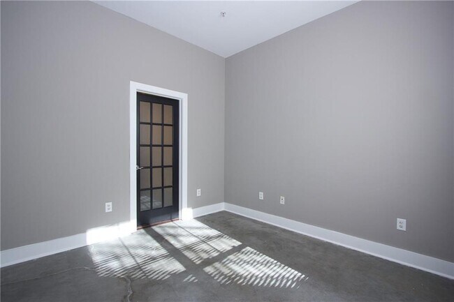 Building Photo - 1195 Milton Terrace SE