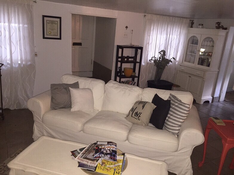 Building Photo - 5502 Loyola Ave