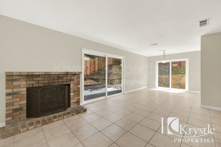 Building Photo - 407 Jordan St