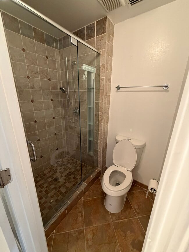 Building Photo - 12833 Parkbury Dr