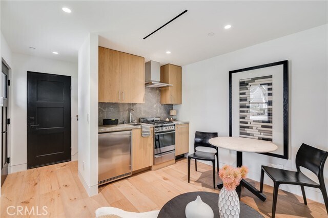 Building Photo - 427 Santa Ana Ave