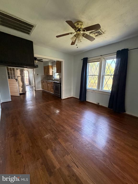 Building Photo - 2929 Packer St