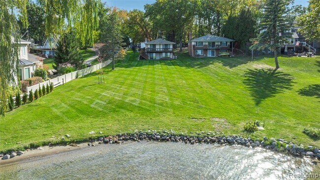 Building Photo - 9510 Beechcrest St