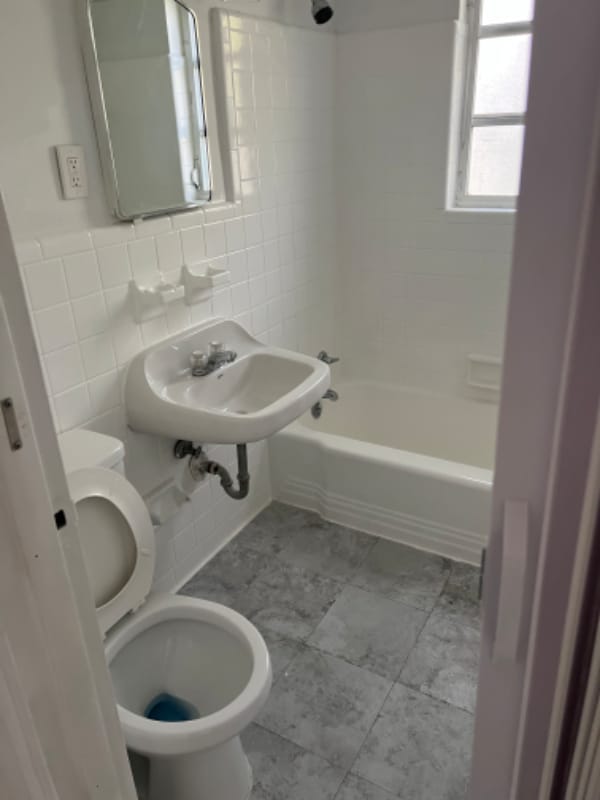 Building Photo - 854 Overlook Ave