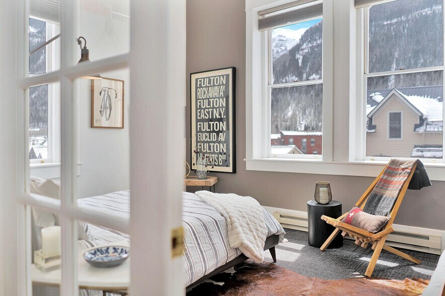 Building Photo - 107 W Columbia Ave