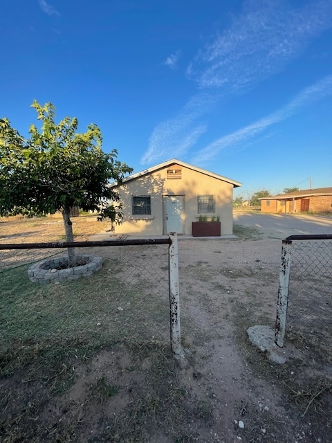 Primary Photo - 2404 Howard Rd
