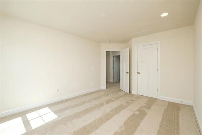 Building Photo - Luxury Home in Preston Lake
