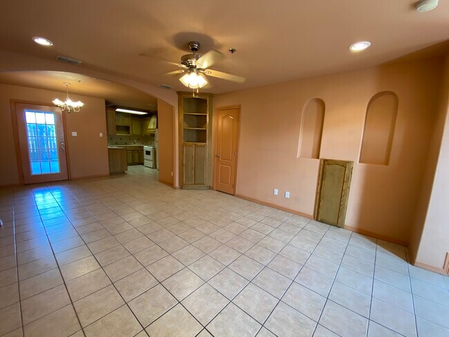 Building Photo - 1306 W Fig Ave