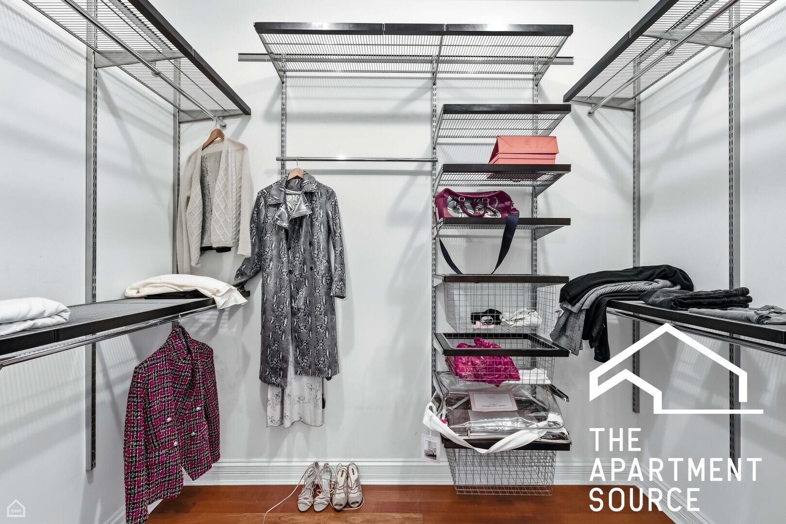 Building Photo - 952 N Racine Ave