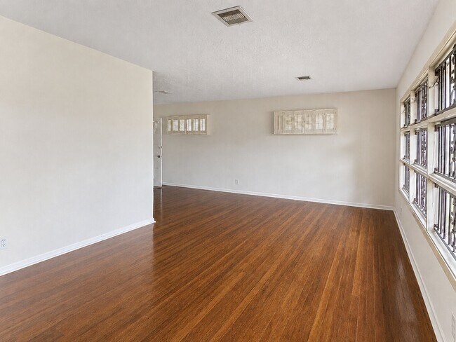 Building Photo - 5522 Nassau Rd