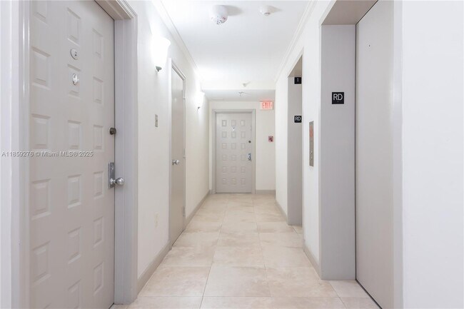 Building Photo - 6061 Collins Ave