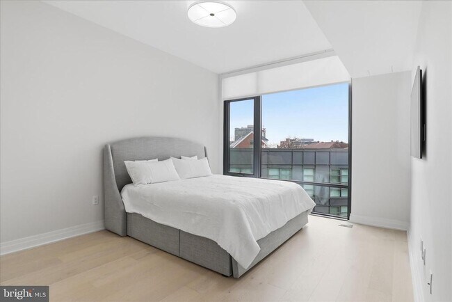 Building Photo - 1201 N Royal St