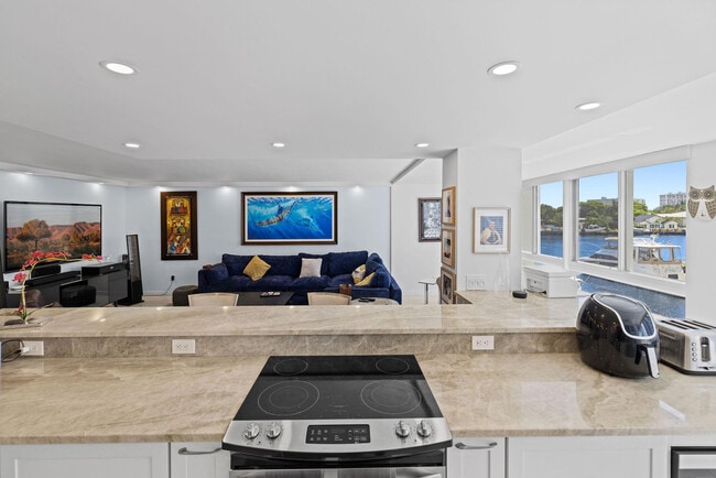 Building Photo - 3100 NE 49th St