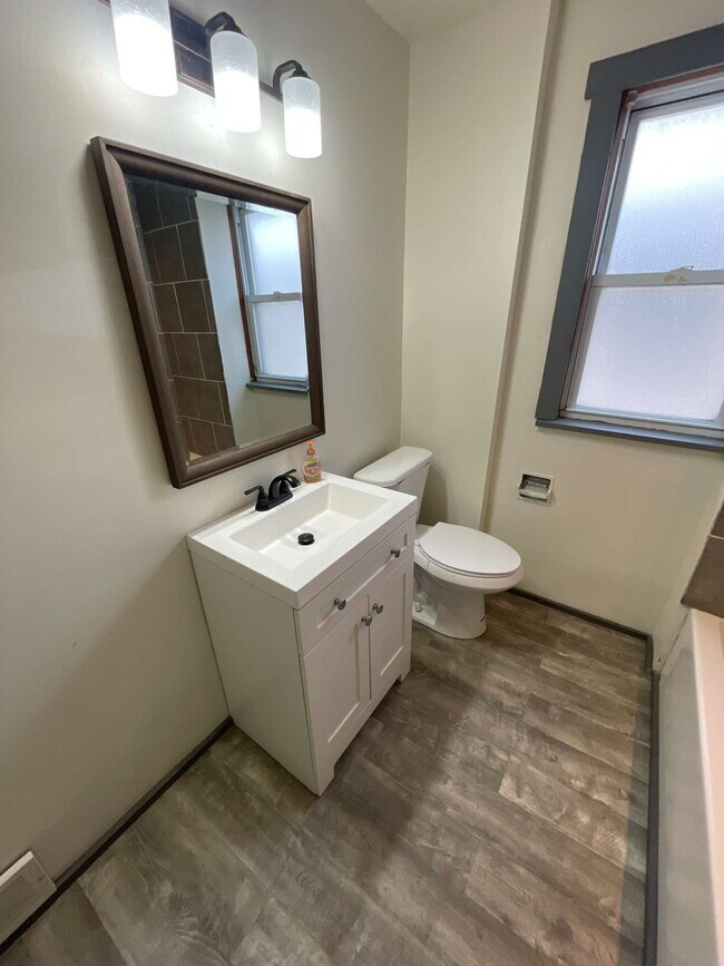 Building Photo - 618 Penn Ave