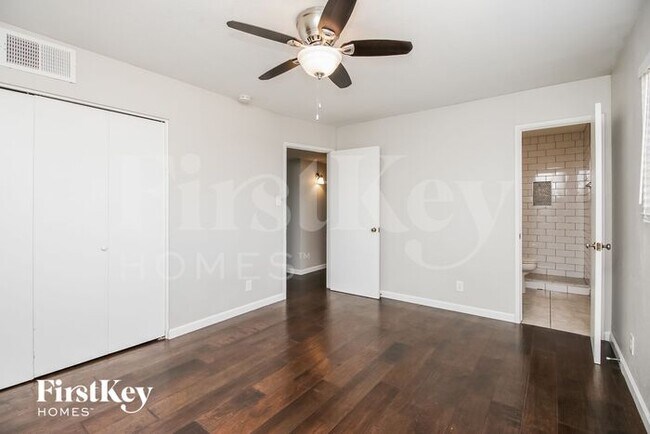 Building Photo - 7912 E Willetta St