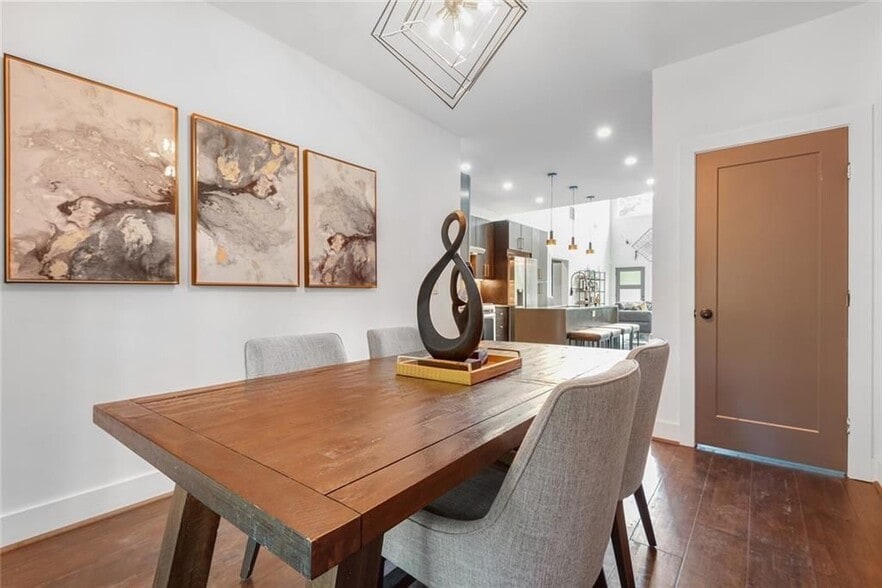 Building Photo - 255 Mathewson Pl SW