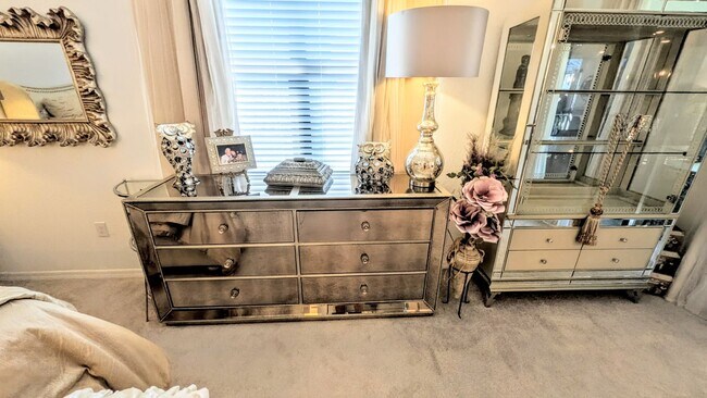 Building Photo - Annual TURNKEY 3 bed 2 bath in the Montserrat